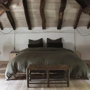  Hébergement de vacances Vestiges, Ancien Corps De Ferme Renove Selon L'esprit Wabi-sabi